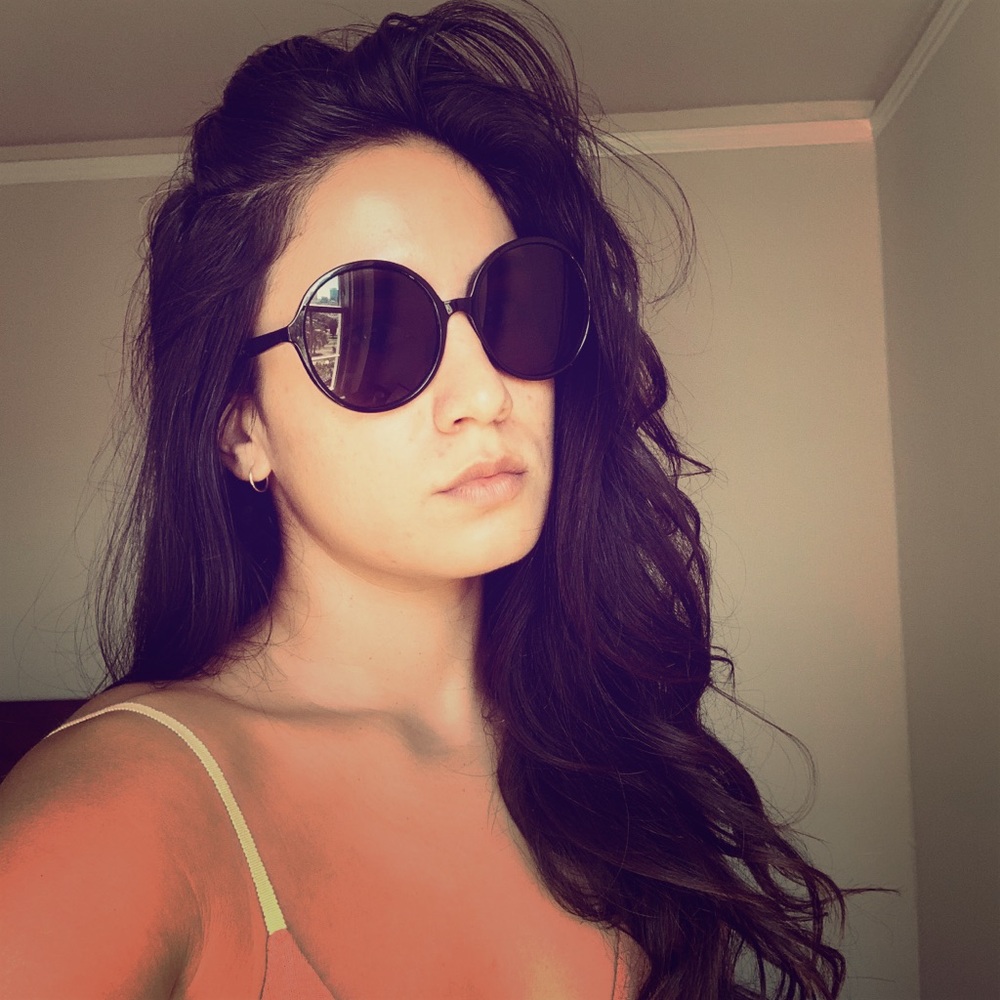 DVF- Diane Von Furstenberg round sunglasses black